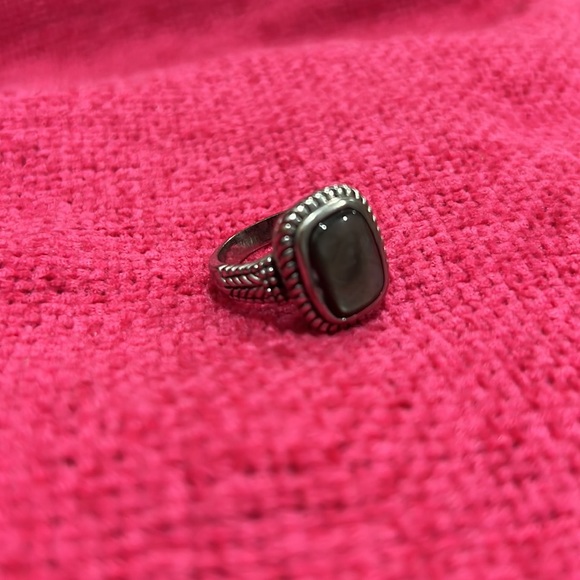 Vintage Ring - Picture 5 of 8